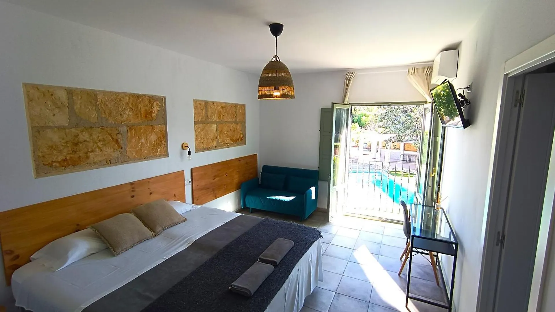 Hostal Residencia Alma Port de Alcudia  2*, Port de Alcudia (Mallorca) Spain